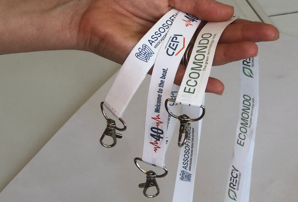 Cordons écologiques personnalisés : le gadget durable pour vos événements d'entreprise.