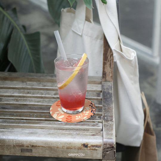 La table de Pâques par Rippotai : des sets de table en papier lavables et durables