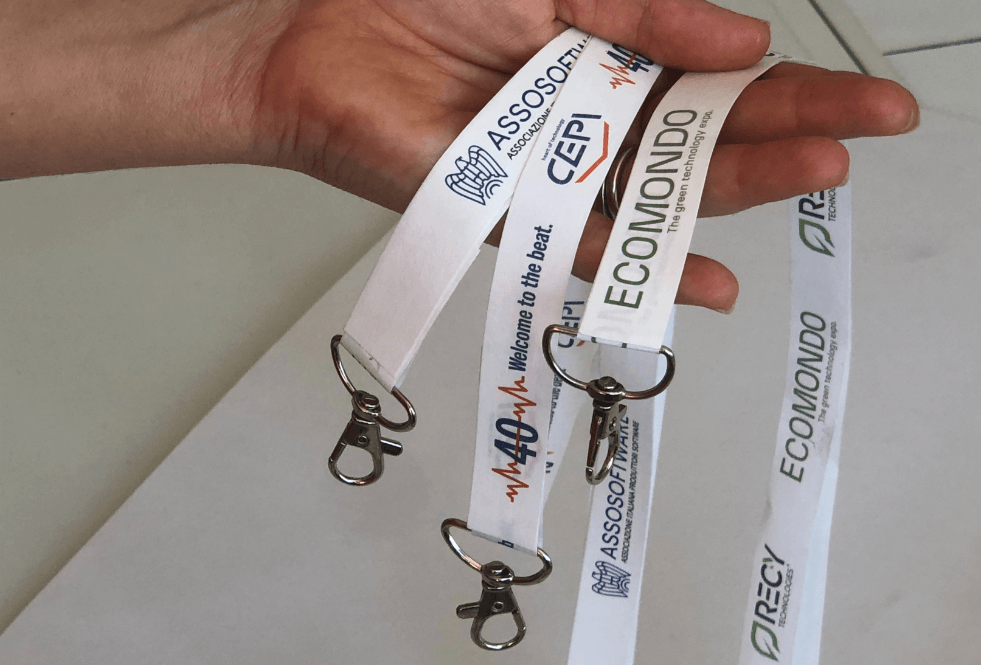 Lanyard ecologici personalizzati: il gadget sostenibile per i tuoi eventi aziendali