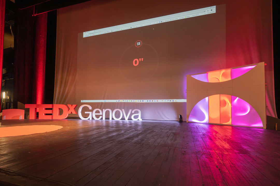 Scenografie teatrali sostenibili: il progetto di eco-design di Rippotai per TEDx Genova