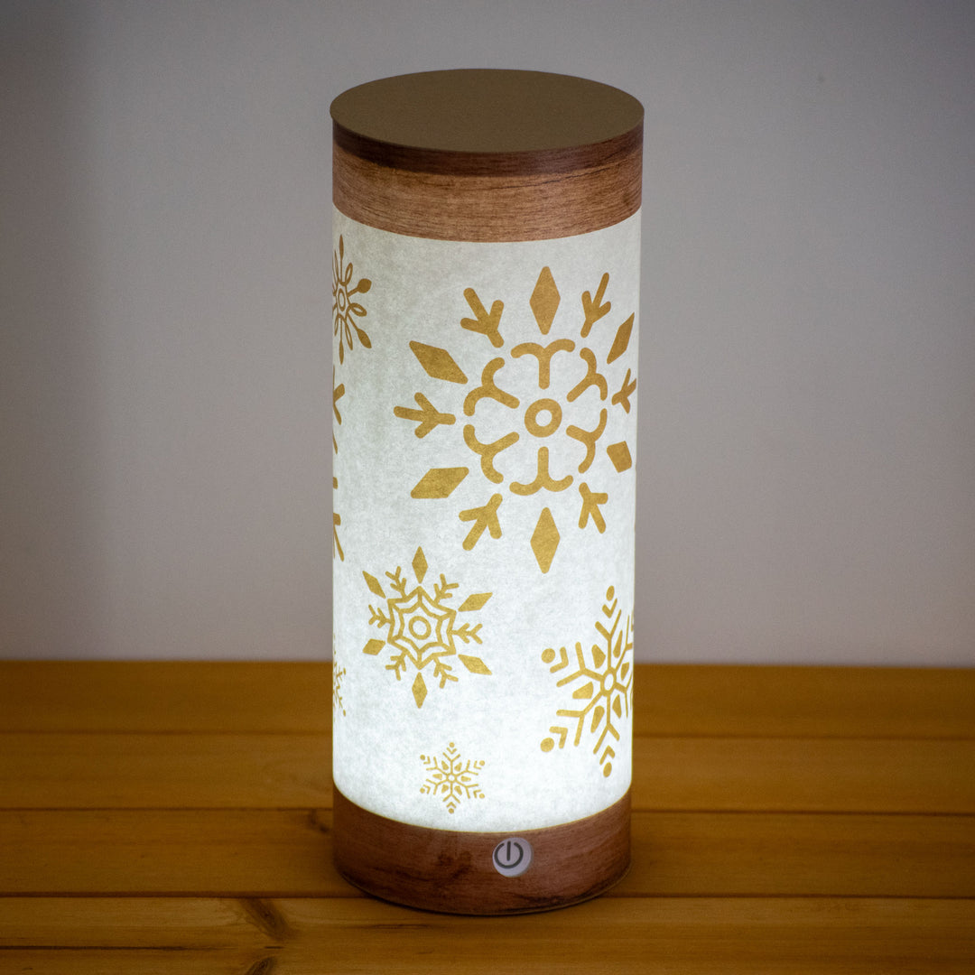 Kami: The Magic Advent Lantern to Wait for Santa Claus with Children