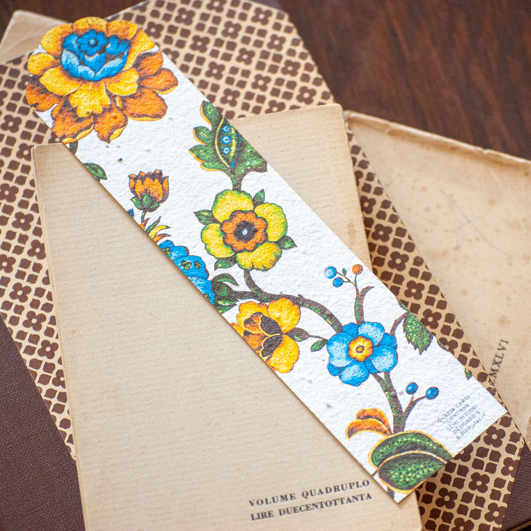 Set of 10 romantic seed paper bookmarks